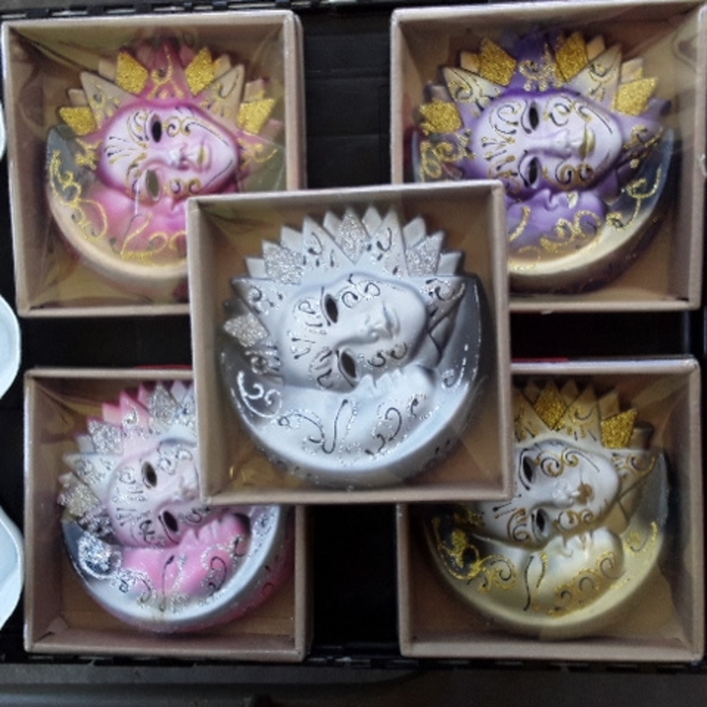 Venetian wall mask